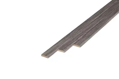 145 Plakplint Grey Oak (5 x 24 mm. Lengte: 240 cm) Laatste Kans